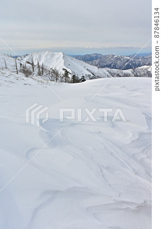 日本 100 座名山“鶴木山”、“次郎山”和須賀布拉 87846134