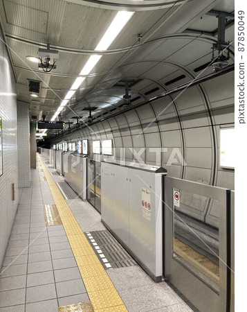 Morinomiya Station on the Nagahori Tsurumi Ryokuchi Line 87850049