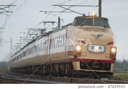 北陸本線三河加賀笠間 JR 西 485 系列再見雷鳥編隊(京都) 北陸本線三河加賀笠間 JR 西 485 系列再見雷鳥編隊(京都) 87854543