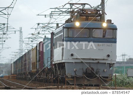 北陸本線三河加賀笠間JR貨運EF81-503（富山） 87854547