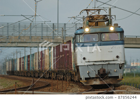 北陸本線 加賀笠間三河 JR 貨運 EF81-503（富山） 87856244