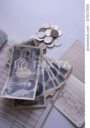 Living expenses and household account book Living expenses and household account book 87857808