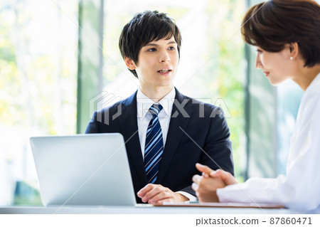 Businessman shooting cooperation: LINK FOREST Businessman shooting cooperation: LINK FOREST 87860471