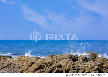 Coastal Isonami splash 87860594