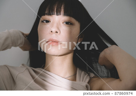 Hair care and natural beauty image for women in their 20s 87860974