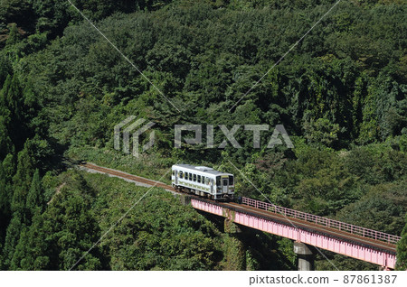九頭龍線 柿島角原 JR West Kiha 120(福井)九頭龍線 顏色 九頭龍線 柿島角原 JR West Kiha 120(福井)九頭龍線 顏色 87861387