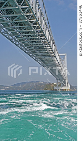 小鳴門大橋和漩渦(德島縣鳴門市) 小鳴門大橋和漩渦(德島縣鳴門市) 87861446