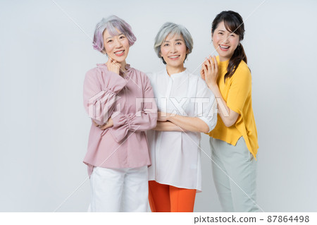 三個中年婦女的肖像 87864498