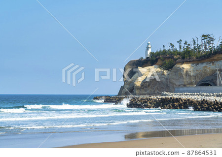 Sandy beach on the Kageska coast and Unoozaki Lighthouse Soma City, Fukushima Prefecture Sandy beach on the Kageska coast and Unoozaki Lighthouse Soma City, Fukushima Prefecture 87864531
