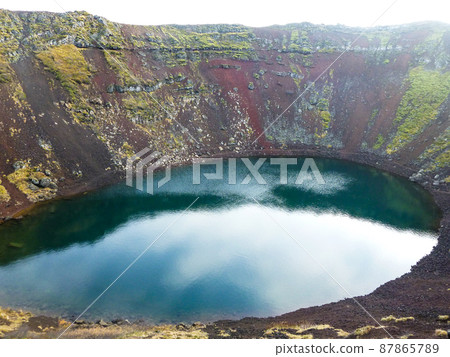 冰島黃金圈的 Kerid 火山口痕跡 冰島黃金圈的 Kerid 火山口痕跡 87865789