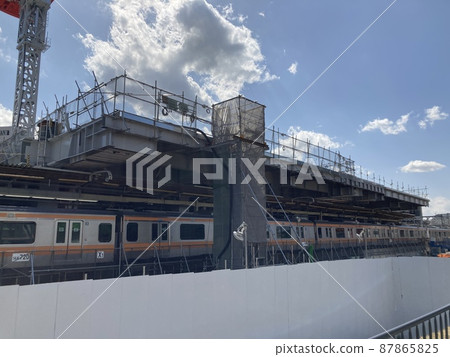 JR Tokyo Metro Nakano Station 87865825