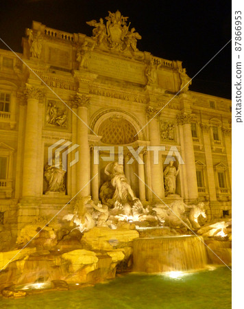 Fantastic night illumination of the Trevi Fountain in Rome, Italy 87866953