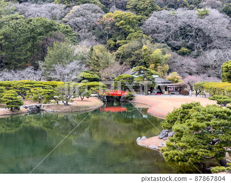 Ritsurin Garden in the New Year (early January) Ritsurin Garden in the New Year (early January) 87867804
