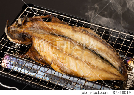 Grilled mackerel with salt Grilled mackerel with salt 87868019