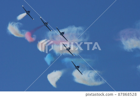 Acrobat flight by the Breitling Jet Team Acrobat flight by the Breitling Jet Team 87868528