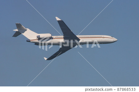 Exhibition flight of the Boeing 727, the former best-selling medium-sized airliner Exhibition flight of the Boeing 727, the former best-selling medium-sized airliner 87868533