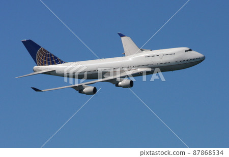 Exhibition flight of the best-selling large Airbus aircraft, the Boeing 747 "Jumbo Jet" 87868534