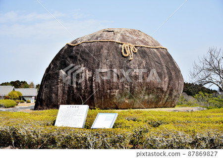 Longevity Rock [Yamazoe Village, Yamabe District, Nara Prefecture] 87869827