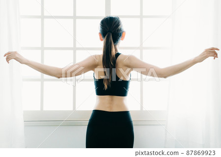 女性身體（後視圖） 87869923