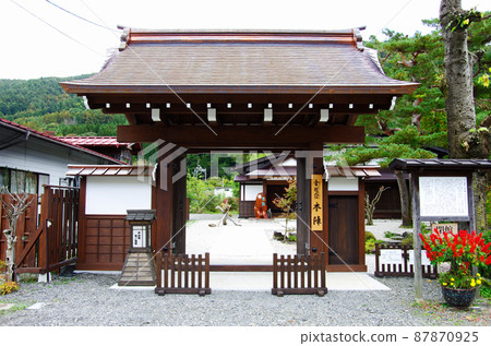 The main gate of Miyanokoshi-juku in Kiso 11 The main gate of Miyanokoshi-juku in Kiso 11 87870925