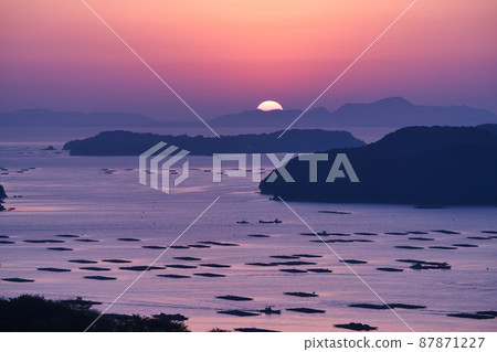 《Okayama Prefecture》 Sunrise seen from the dawn of Mushiage Sakomon 87871227