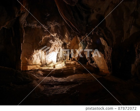 老撾石灰岩洞 87872072
