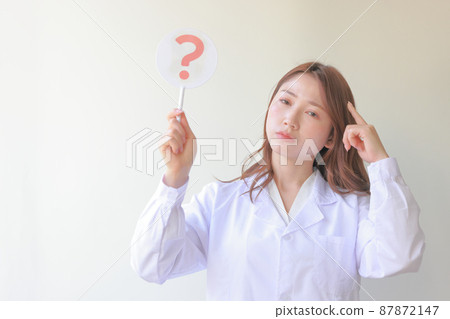 White coat woman with Hatena plate 1 White coat woman with Hatena plate 1 87872147