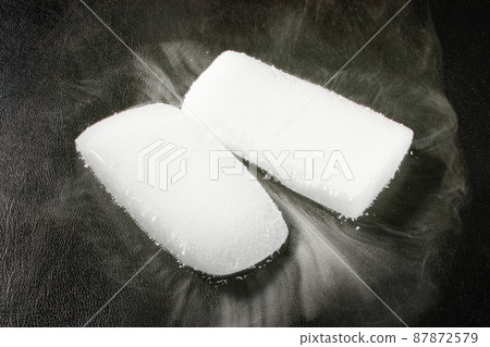 dry ice  87872579