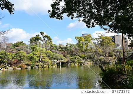 Sorakuen Pond Izumi 漫步日本花園池塘 87873572