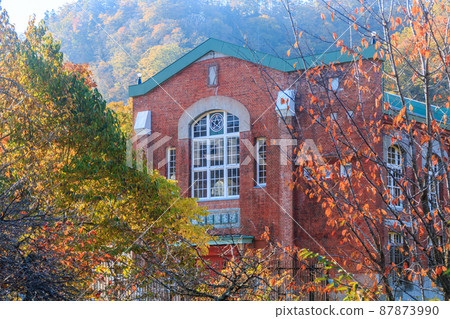 北海道夕張市秋葉瀧上發電站[10月] 87873990