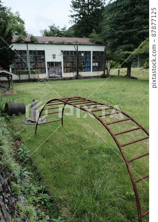 Retro play equipment 87877125