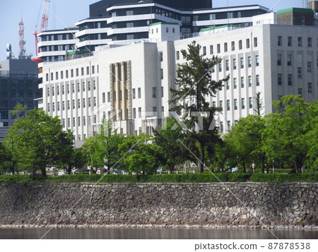 Osaka Prefectural Government Building 87878538