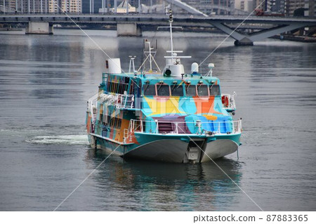 Flying fish connecting the Izu Islands ... Jet foil going to Tokyo Harbor Flying fish connecting the Izu Islands ... Jet foil going to Tokyo Harbor 87883365