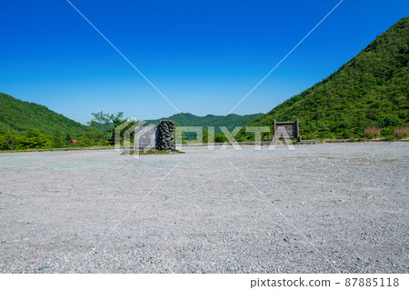 Akagi Park Torii Pass, near the observatory, early summer scenery Akagi Park Torii Pass, near the observatory, early summer scenery 87885118