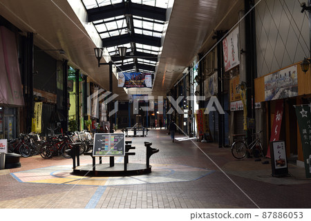 近鐵四日市車站前商店街的風景 近鐵四日市車站前商店街的風景 87886053