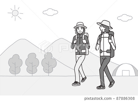一個背著背包走路的登山女孩 87886308