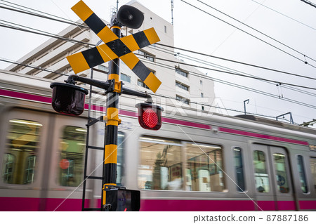The scenery of the railroad crossing seen by those who hesitate to commit suicide The scenery of the railroad crossing seen by those who hesitate to commit suicide 87887186