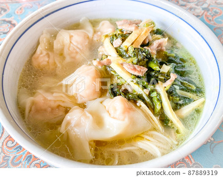 香港特產，蝦餛飩面 87889319