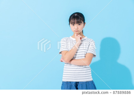 藍背小學女生 87889886