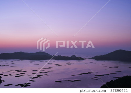 《岡山縣》陽光明媚的日子,蟲上藏子門的黎明風景 《岡山縣》陽光明媚的日子,蟲上藏子門的黎明風景 87890421