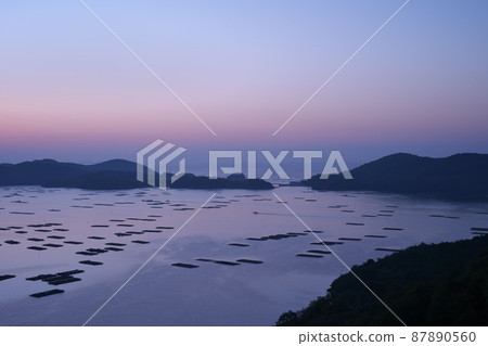 《Okayama Prefecture》 On a sunny day, the scenery of the dawn of Mushiage Sakomon 《Okayama Prefecture》 On a sunny day, the scenery of the dawn of Mushiage Sakomon 87890560