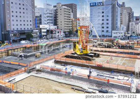 Scenery of construction site / tower crane car 87891212