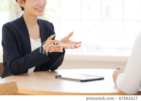 Working women customer service interview consultation 87892627