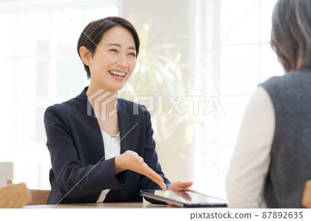 Working women customer service interview consultation 87892635