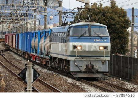 電力機車牽引的集裝箱貨運列車和EF66-100系列 87894516