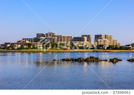 Morning scenery of Mishima water area (Kashiihamakita Park Mishima Shrine) [Higashi-ku, Fukuoka City] 87896061