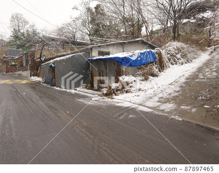 Moon Village. Alley. Gate. Snow Scene. Redevelopment 87897465