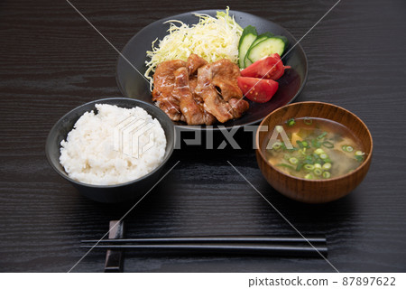 Homemade pork ginger-grilled set meal 87897622