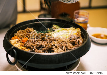 Sukiyaki (pot) 87899960