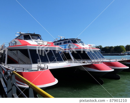 Twin City Liner (Bratislava / Slovakia) 87901210